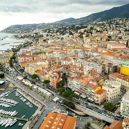 Casa Margot Ad Un Passo Dall'Ariston Διαμέρισμα Σαν Ρέμο