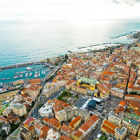 Casa Margot Ad Un Passo Dall'Ariston * Σαν Ρέμο